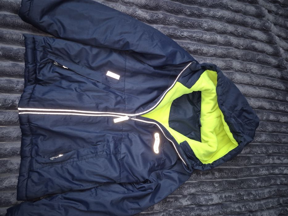 Продам дуже класну  голландську зимову куртку на хлопчика