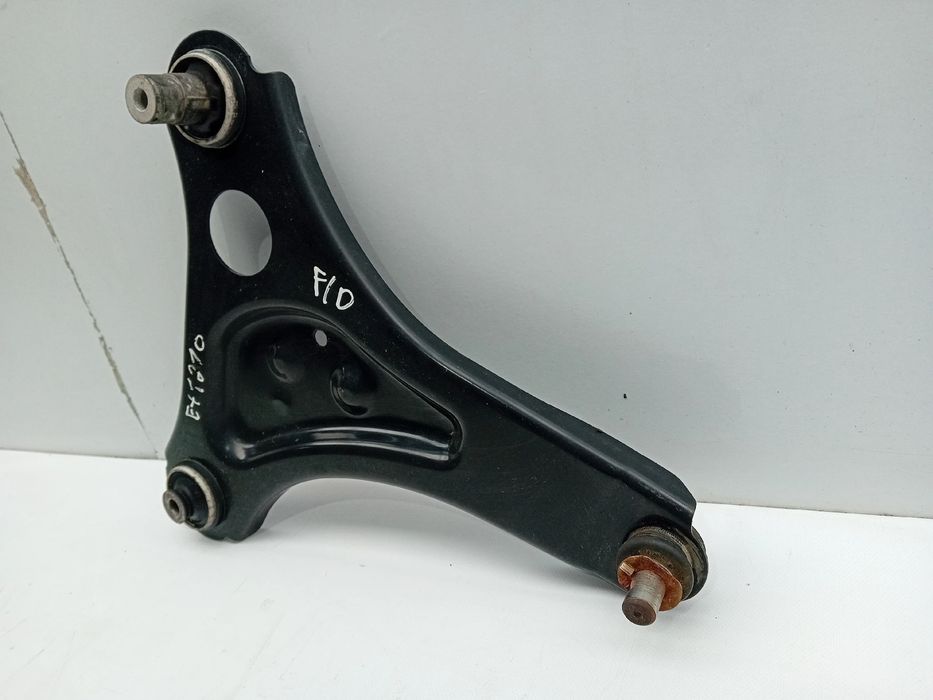 Braço de suspensão frente direito RENAULT Twingo III (BCM_)