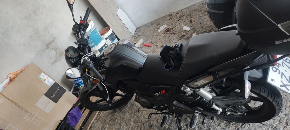 Mota KEWEEY RKS 125 - Seminova.