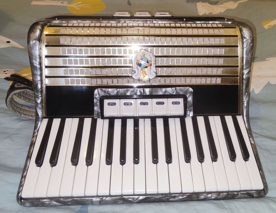 Akordeon Weltmeister Gigantilli – 80 basów