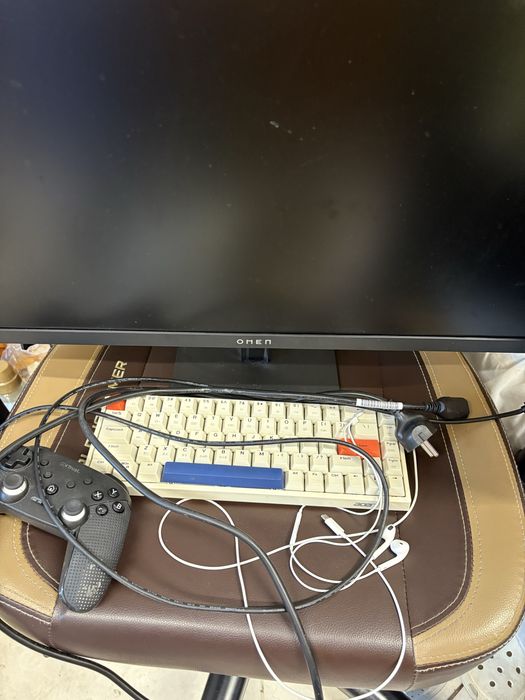 Monitor OMEN + Cadeira Alpha Gamer + Teclado e Comando