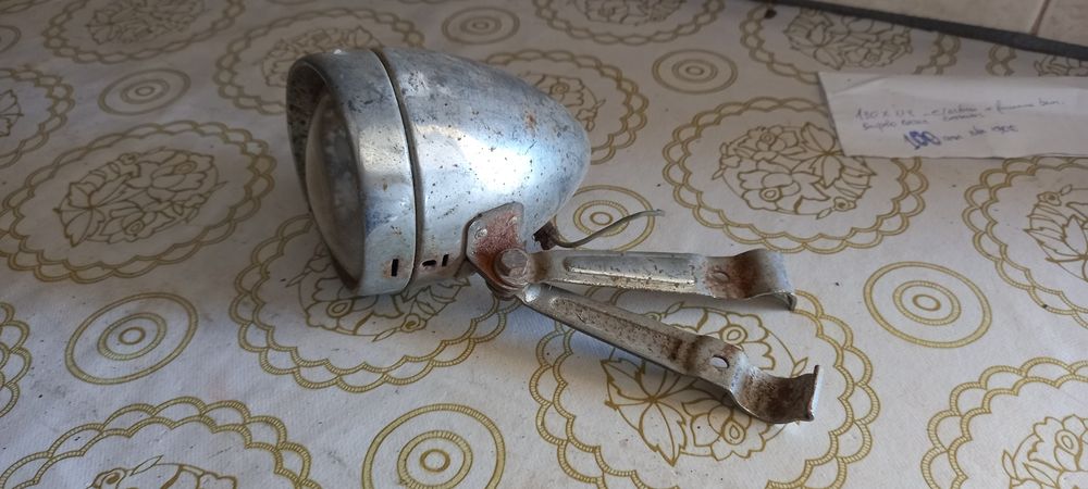Antigo farol de bicicleta