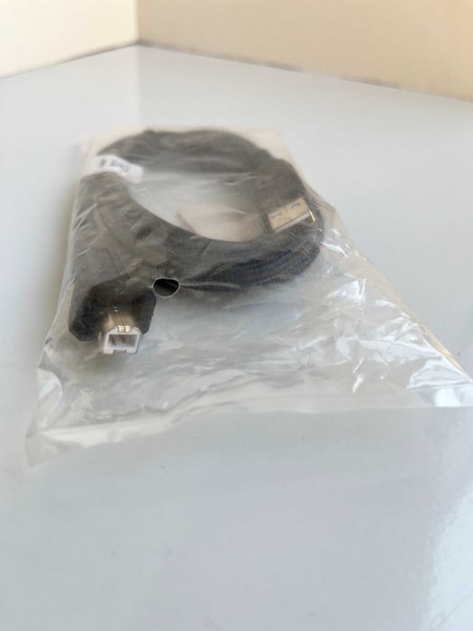 Cabo de rede com conetor USB