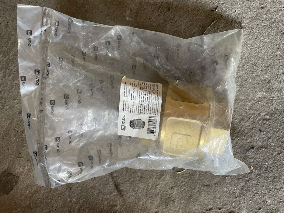 Подам зворотній клапан Fado