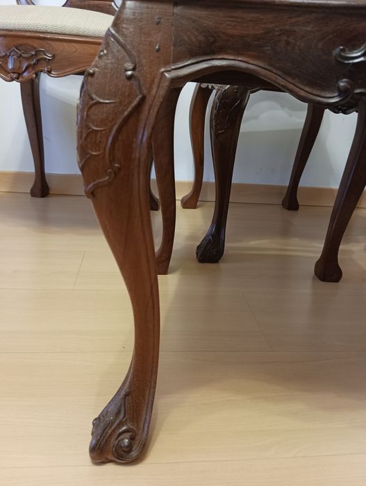 Cadeiras de carvalho provinciais francesas do século XVIII