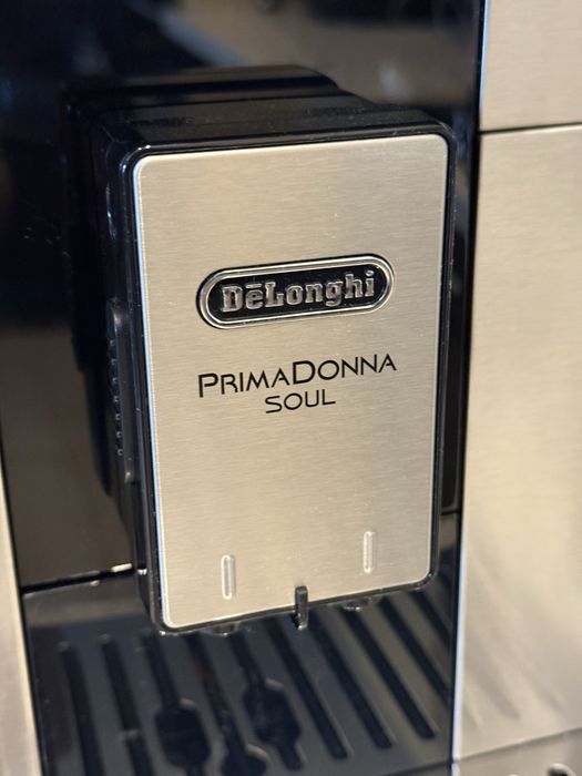 Кавомашина Delonghi PrimaDonna soul