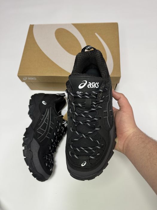 кросівки Asics Gel-Pickax