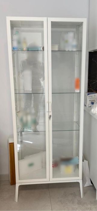 Szklana  szafa/szafka/witryna/regał  Ikea