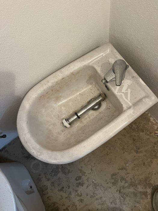 Vendo urgente sanita, bidé e lavatório