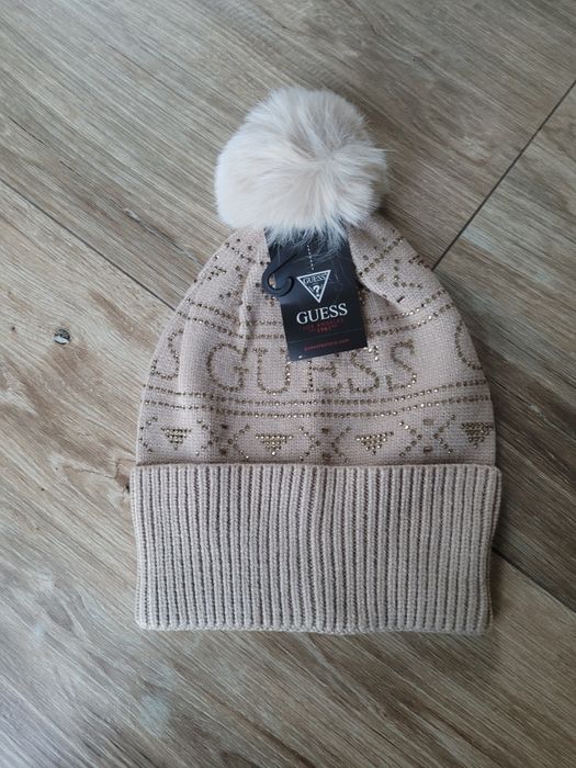 Komplet czapka i szalik Guess