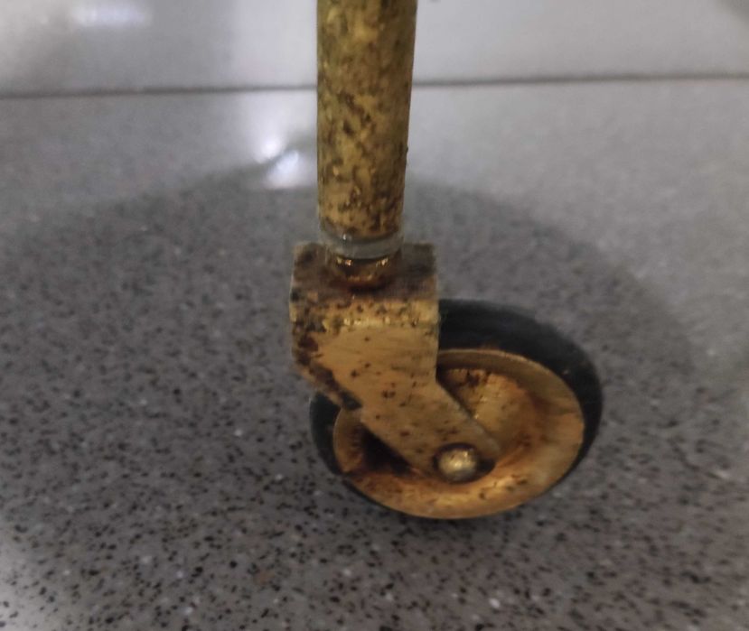 Carrinho metálico de bebidas - bar