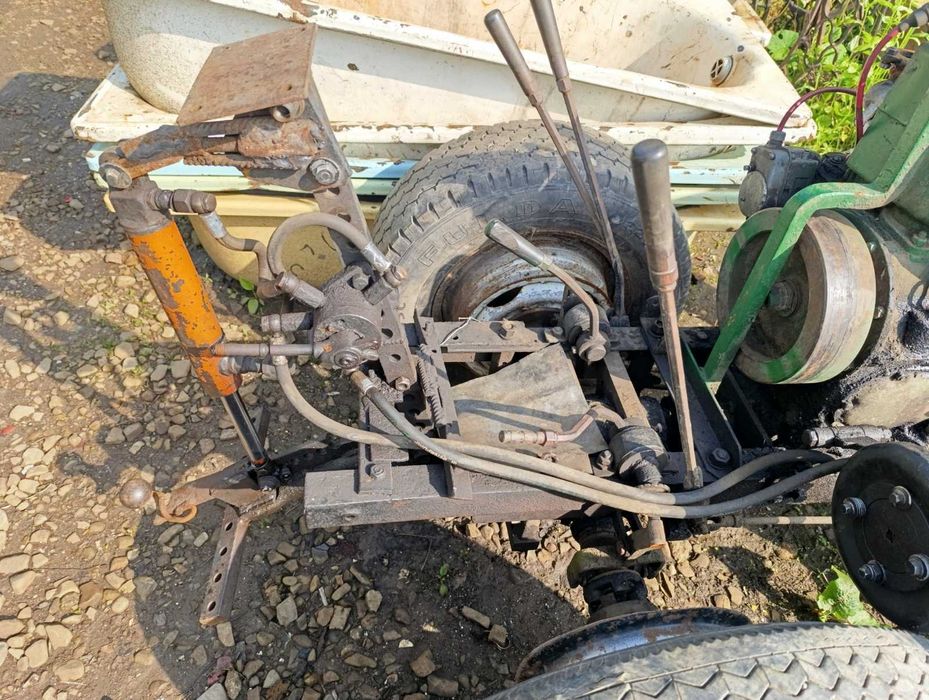Продам саморобний тракторець із гідравлікою.