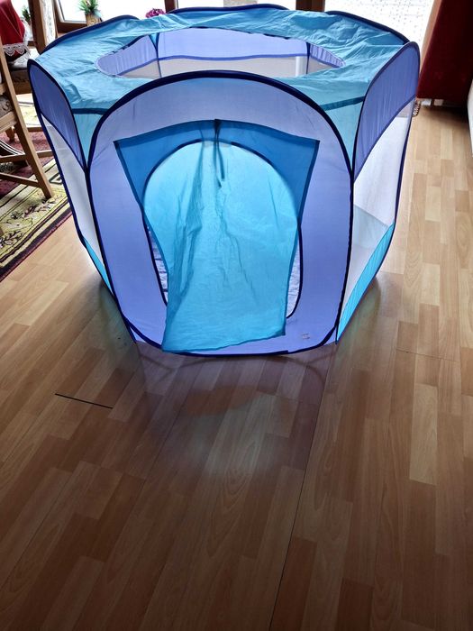 Namiot plus piłeczki