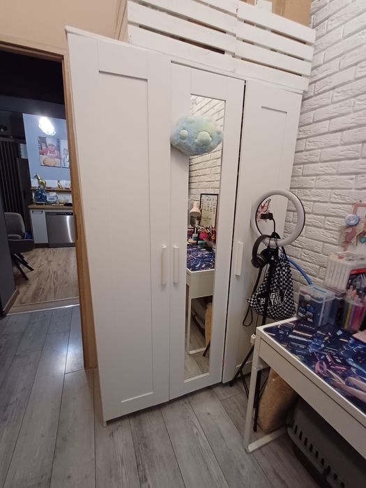 Szafa z lustrem drzwi