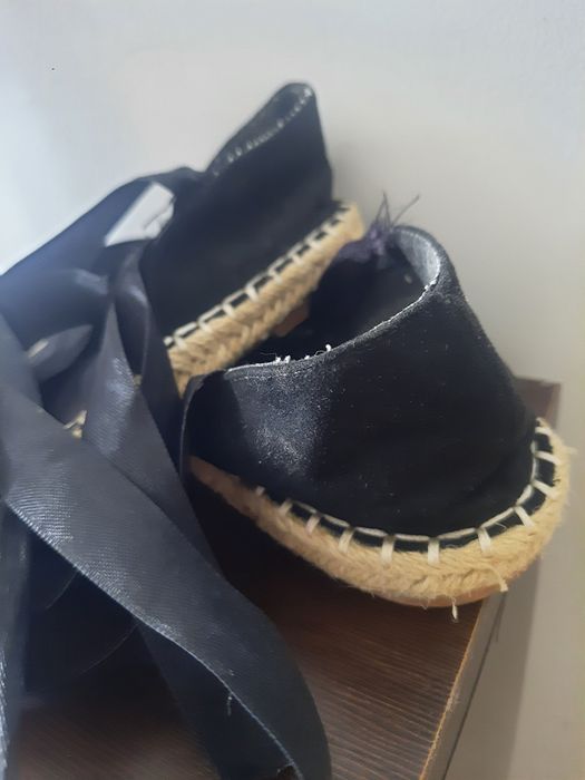 Buty wiazane sandaly