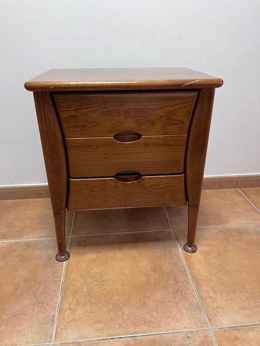 Mesa de Cabeceira