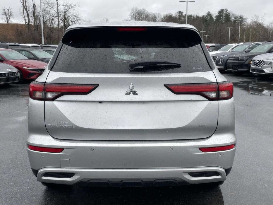 Mitsubishi Outlander Black Edition S-AWC      2023