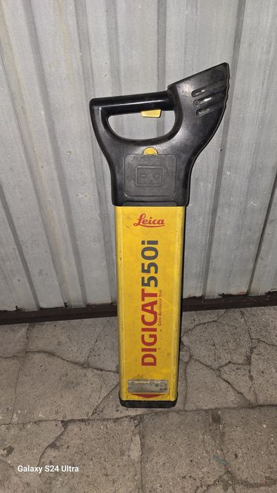 Wykrywacz instalacji podziemnych Leica Digicat 550i