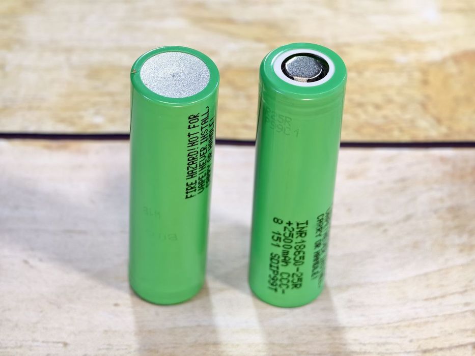 Акумулятор 18650 Samsung INR18650 25R 2500 mAh 20А високострумовий