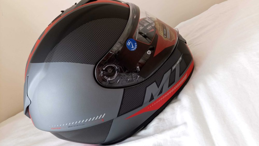 Capacete MT Cinzento