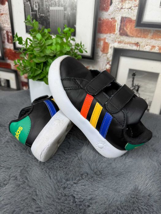 Дитячі кросівки для хлопчика кроси кроссовки черные адидас Adidas р.27