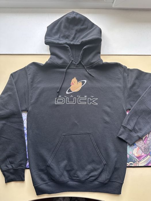 Худи  Duck Planet  от Quackity (мерч ютубера и стримера из Мексики)
