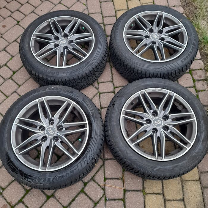 Toyota Auris Koła  4 szt