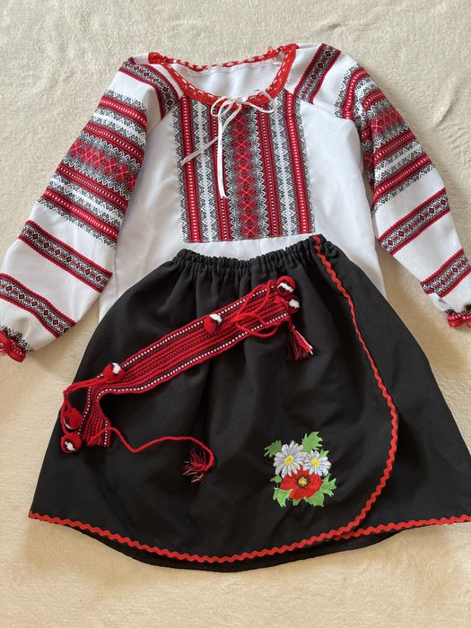Вишиванка+ спідничка+ чільце. 128/134 см. 8-9 р. Набір трійка.