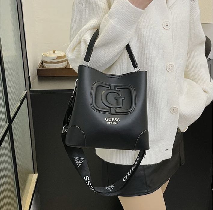 Сумка GUESS нова