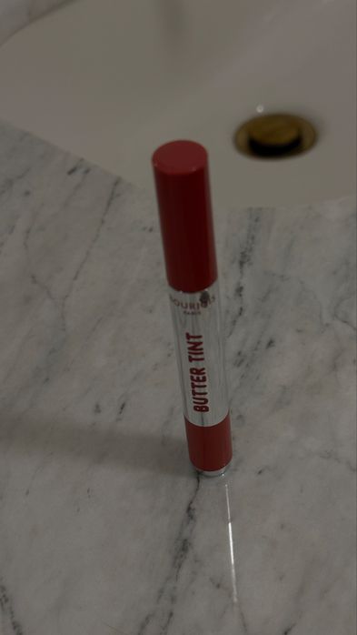 Nowy tonujący  balsam do ust Bourjois Butter Tint 01 Rose Fondant