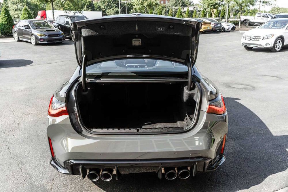 BMW M4      2021
