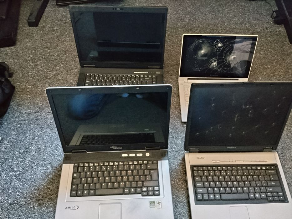 Zestaw 4 laptopów