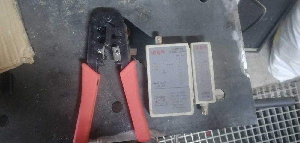 Tester sieci eternetowej i zaciskarka RJ45 i RJ11