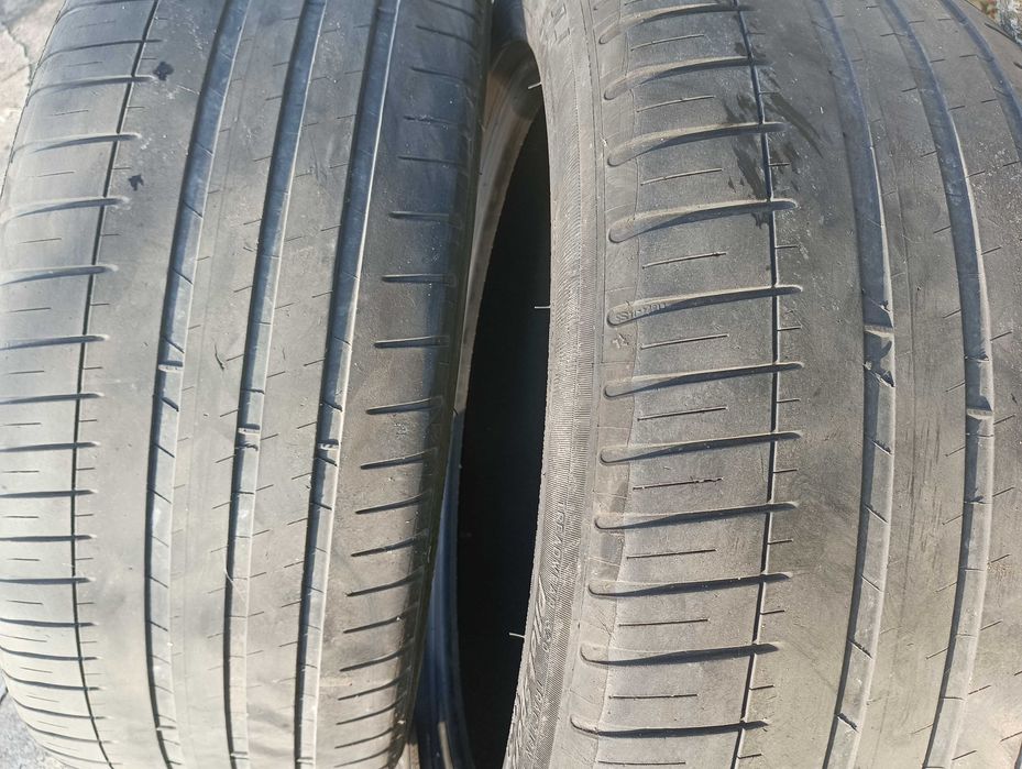 Pneus em muito bom estado-com poucos kms