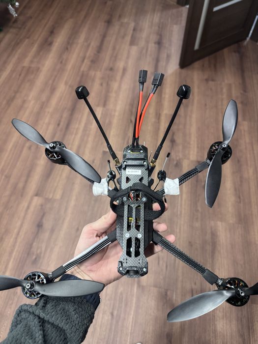 Дрон на цифрі «Fenix»