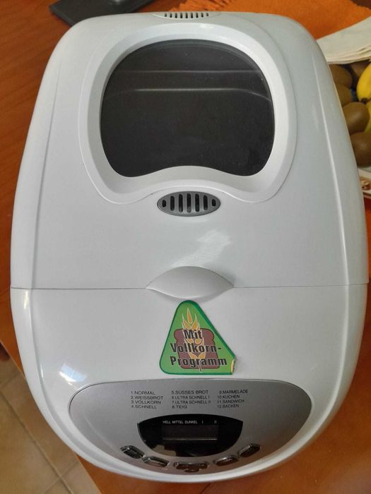 Máquina de fazer pão nova