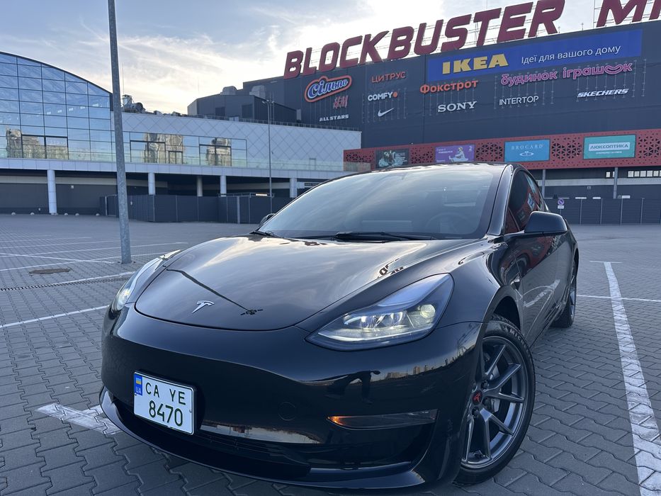 тесла 3 2022 рік