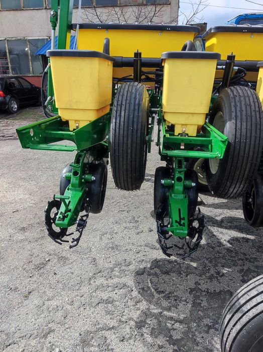 Сівалка пневматмчна точного висіва  JOHN DEERE 7200 Джон Дір