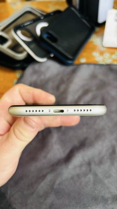 IPhone 11 / 64 gb