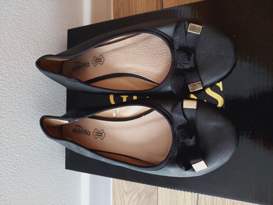 Czarne baleriny z kokardką 37