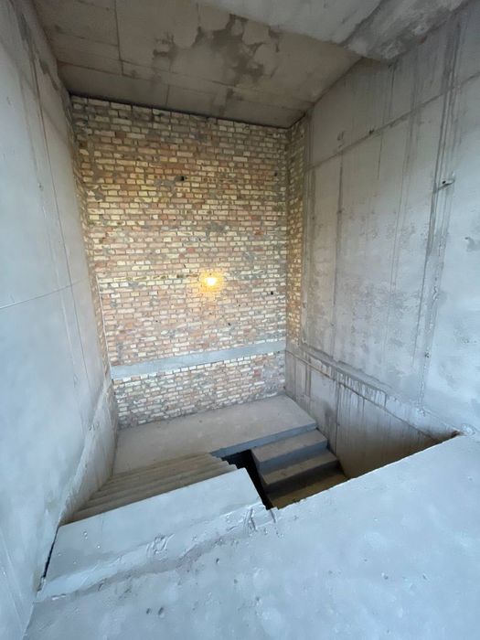 Продаж комерційного приміщення з фасадним входом