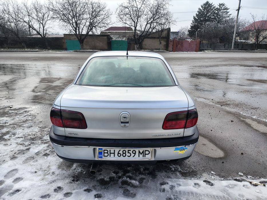 Opel Omega B 1999 2.0 Газ Бензин