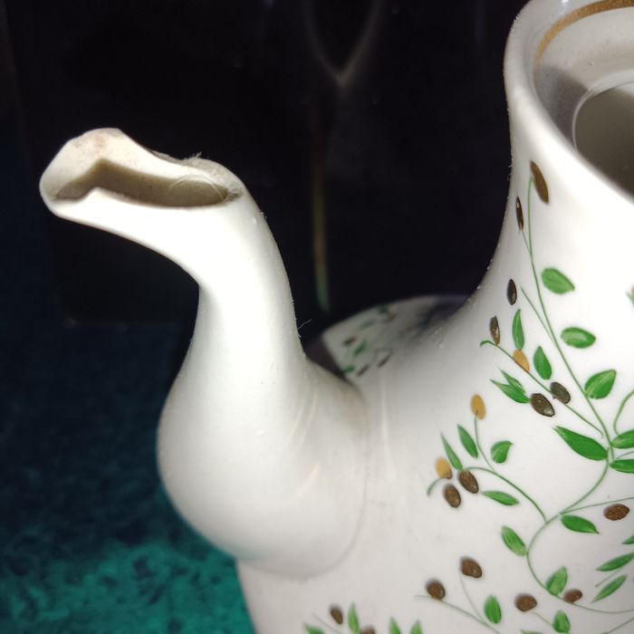 Ваза фарфоровая тонкая