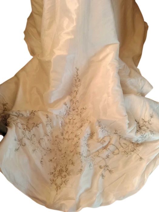 Piękna suknia ślubna ecru Signature Plus US 16W EU 48r