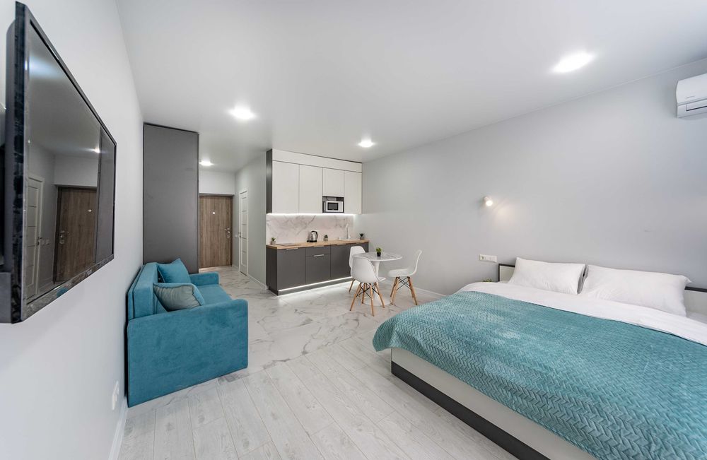 Стильна студія подобово, з Генератором, між двома станціями метро.