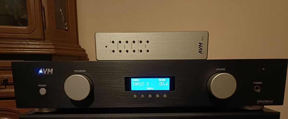WzmacniaczAVM Evolution a 3ng +pilot top stan