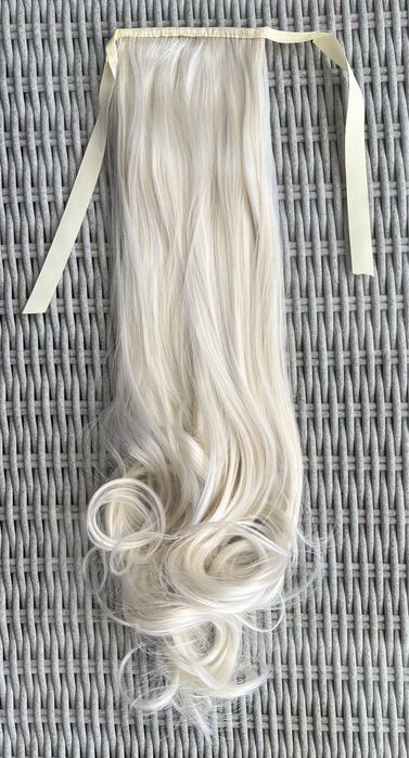 Premium Ultra włosy doczepiane, platynowy blond, kucyk, loki 622.