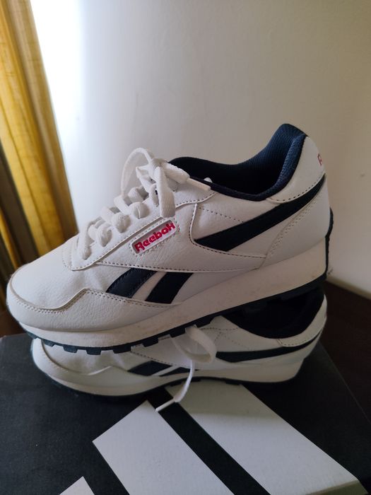 Ténis Reebok  muito bom!