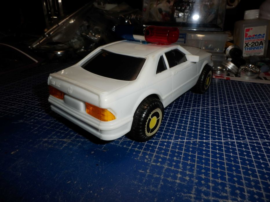 Carrinho de brincar Mercedes-Benz 560 SLC