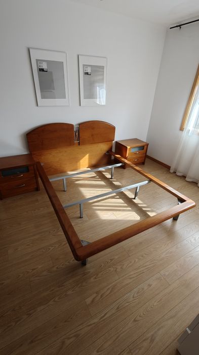 Cama de casal cerejeira + mesinhas cabeceira 140x190